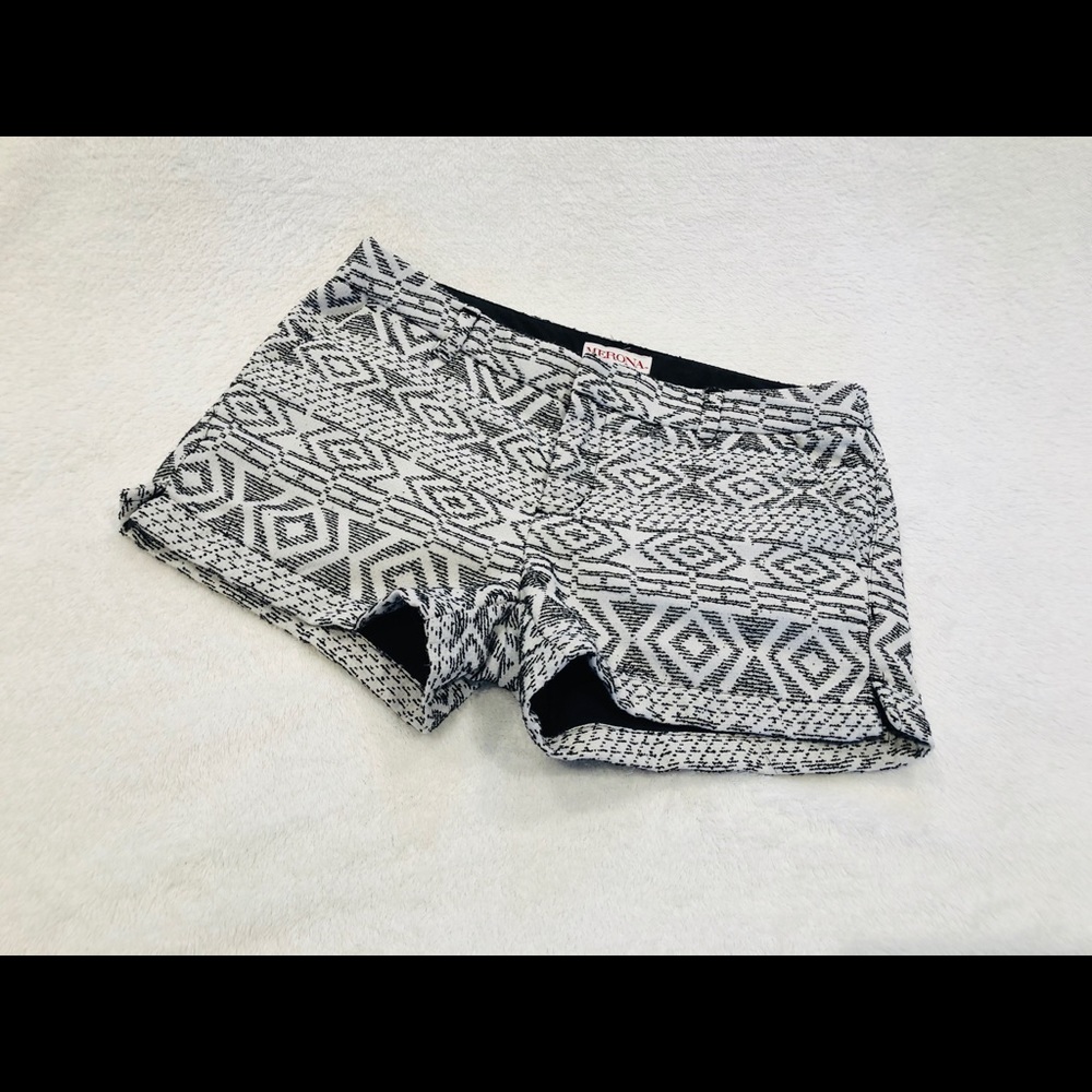 ⭐️ 3/$25 Southwest Style Print Shorts